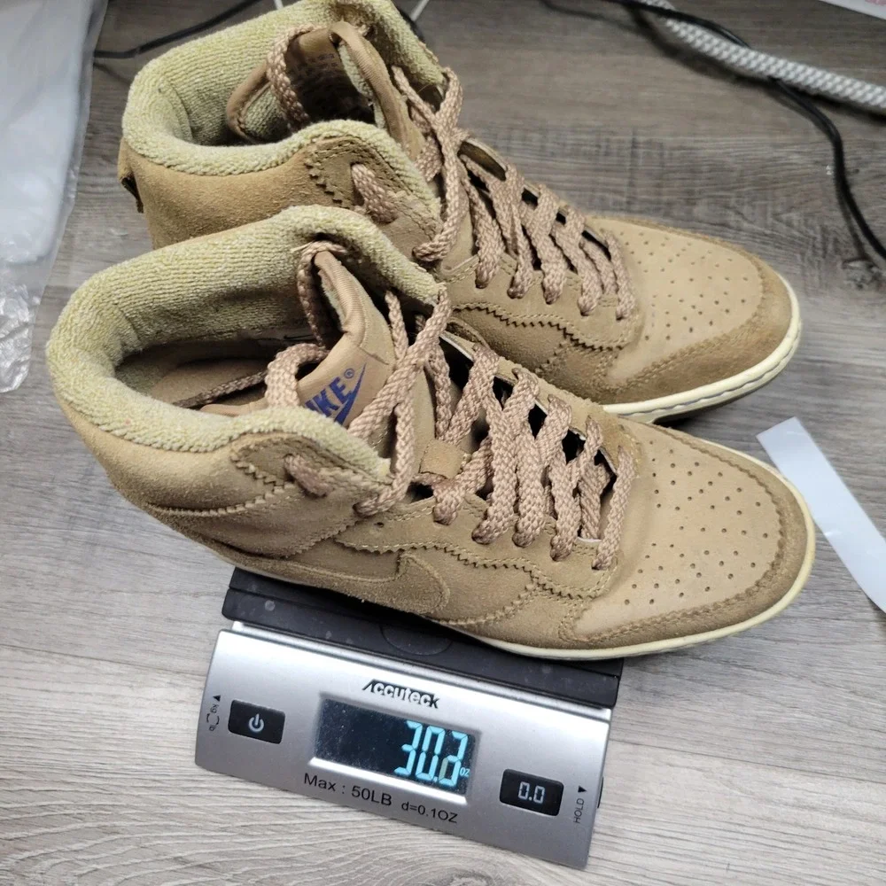 Nike Dunk Sky High Women 6.5 Khaki Suede Hidden Wedge Sneakers 528899-201